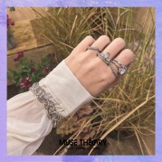 到你的心里躲一躲